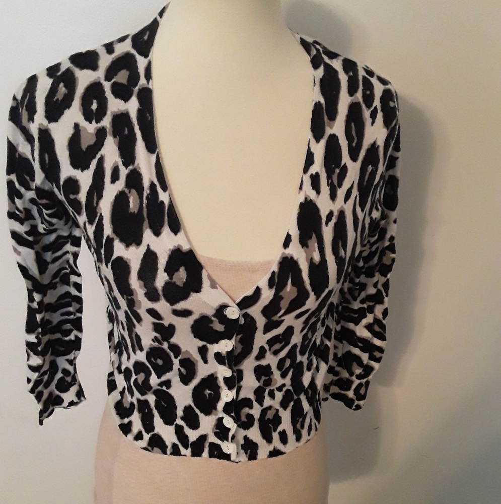 Animal print cropped sweater